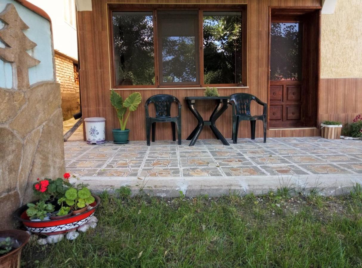 Guest House Milka Jagodina Exteriör bild